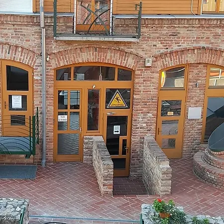 Rakoczi Hostel *